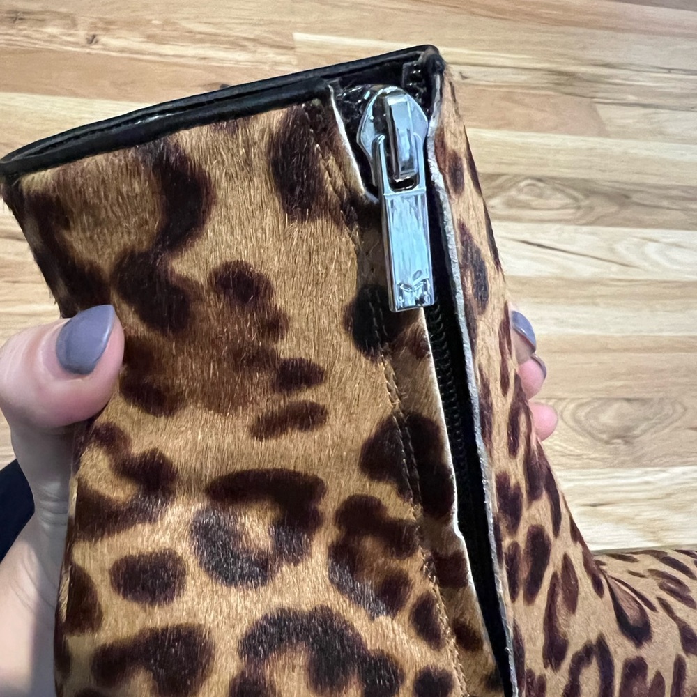 NWOT Marc Fisher Ulani Leopard Booties - Picture 6 of 6
